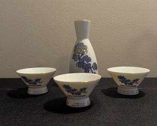 Kiku Masamune Sake Soy Decanter and Cups