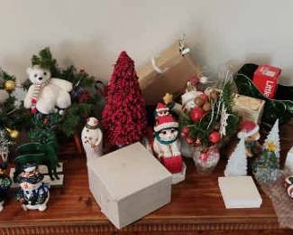Miscellaneous Christmas Decor Mystery Lot