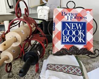 Better Homes and Garden Cook Book, Rolling pins, tea towels