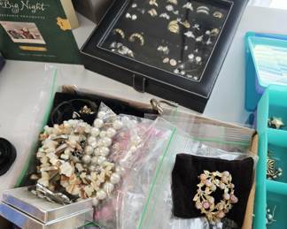vintage jewelry
