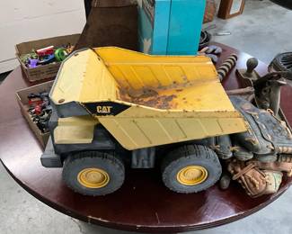 Metal Cat (Caterpillar) Dump Truck
