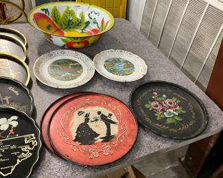 Porcelain Tennessee Wall Plate & Round Metal Serving Trays