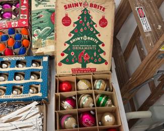 Vintage Christmas - Shiny Brite ornaments 