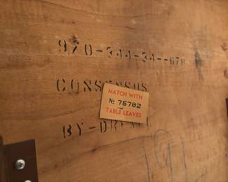 Comes with leaves and table covers