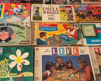 Vintage board games: The Game of Life, Don't Dump the Daisy, Uncle Wiggly, Catch a Crook, Monopoly, and more! All pieces and clean boards