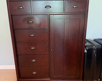 Master Armoire
47.5 in x 21in x 60in