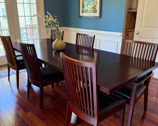 Dining room table & 6 chairs
8’4x3’4x30 in