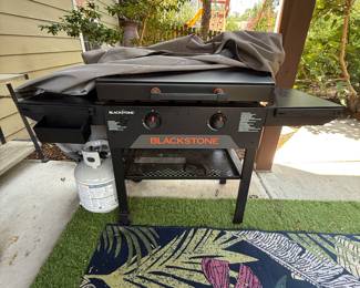 Blackstone Grill
58in x 24in x 35in