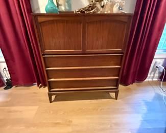 MCM Amoire
18in x 40in x 46in
