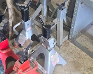 Jack stands