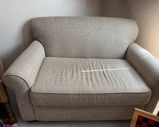 QUALITY SOFA SLEEPER HIDE A BED
