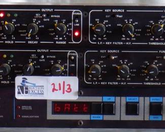 LOT OF 3 ELECTRONICS INCLUDING DRAWMER DUAL GATE DS 201, DIGIRTECH