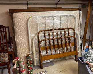 spindle bed and iron bed