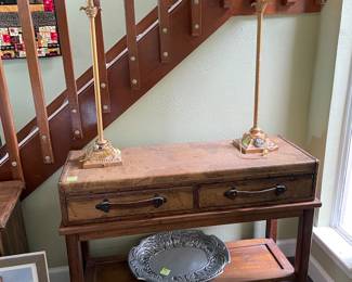 console table and lamps