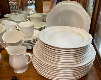 set of dishes