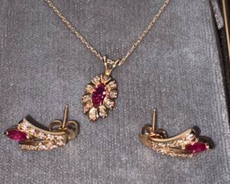 NECKLACE W/GEM STONES AND EARRINGS 