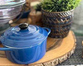 Creative Co-op Blue Stoneware Lidded Mini Baker