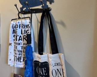 Cat Themed 3 Hook Metal Wall Rack
