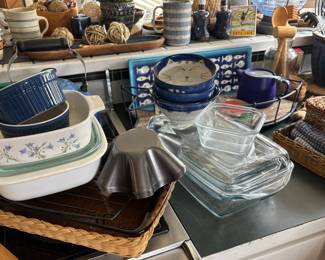 Pair of Blue Stoneware Soufflés Dishes, Corning Ware Blue Dusk Flowers Casserole Dish, Non Stick Taco Shell Bowl Molds, Corningware Simply Lite 1.5 Quart Lidded Casserole Dish