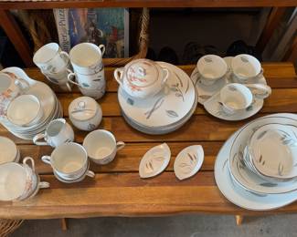 Noritake "1358" Dinnerware Set
