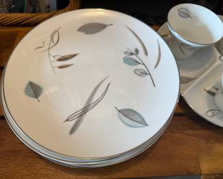 Noritake "1358" Dinnerware Set
