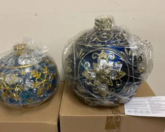 Kringle Express 10” & 13” lit ornaments. Indoor outdoor.