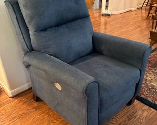 Motorized recliner