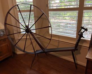Antique spinning wheel