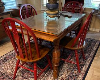 Extendable kitchen table