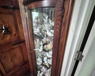 Curio Cabinet Full of life collection-