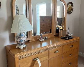 Broyhill bedroom set