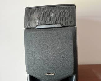 Pair of Aiwa speakers 