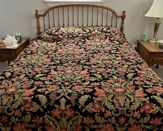 Oak bed with mattress and box spring  
Beautiful Belks bedding