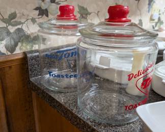 Toms jars