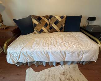 DAY BED