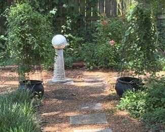 YARD ART