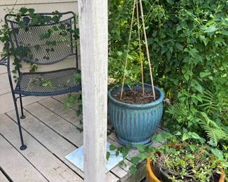CHAIRS, PLANTERS
