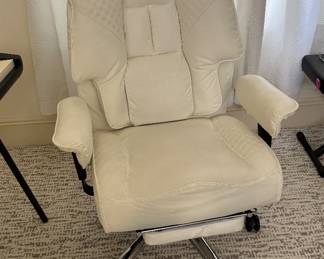 Big and Tall Office Chair 400lbs Wide Seat, Leather High Back Executive Office Chairs with Foot Rest, Ergonomic Lumbar Support for Lower Back Pain Relief (White)