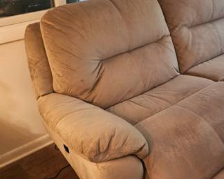 2 working power lounge couches