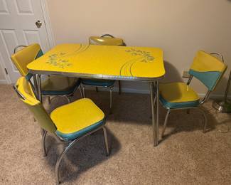 Vintage table 4 chairs