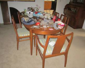 Vintage table 6 chairs