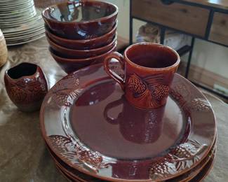 Pinecone dinnerware