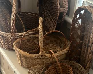 Lots of great baskets!