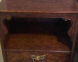 HENREDON Side Table for Bedroom or Sofa