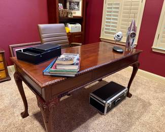 Executive desk / writing desk