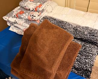 Towels, bathroom rugs and comforter set