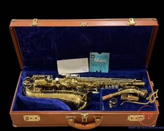 1960's MARTIN Magna Alto Saxaphone in Original Case