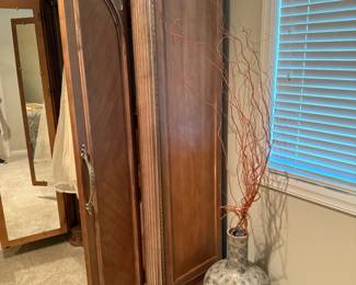 BERNHARDT Athena 3 Armoire