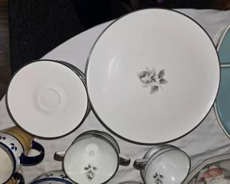 Lovely set vintage china