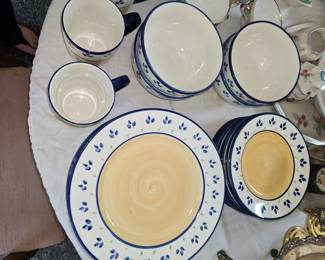 Casual and Formal tableware